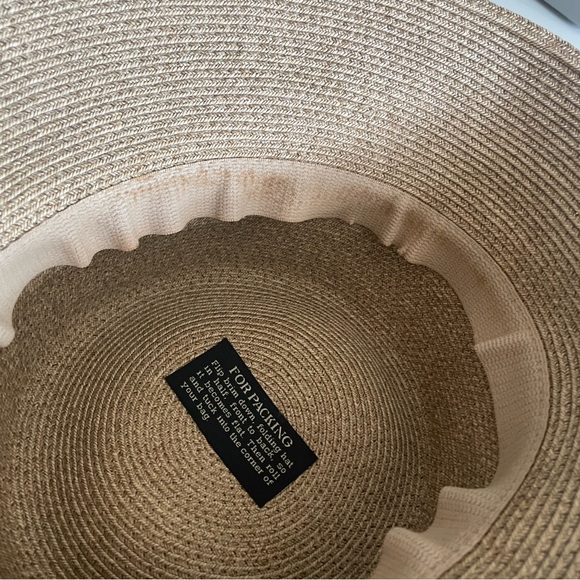 Eric Javits Tan Bucket Hat - Picture 5 of 7